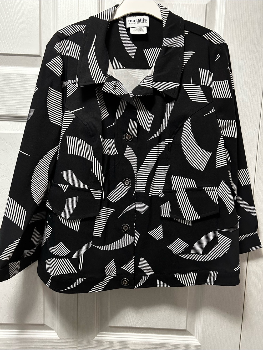 Marallis Black & White Abstract Print Button Jacket